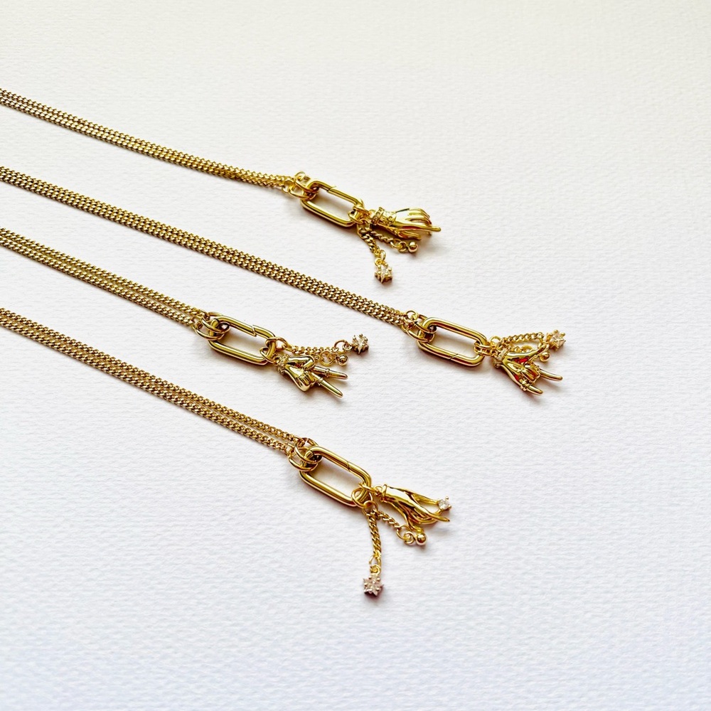 1x gold hand charm layering necklace on 2mm Cuban chain 18”